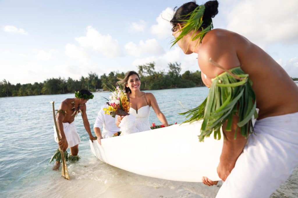 Polynesian wedding ceremony arrival