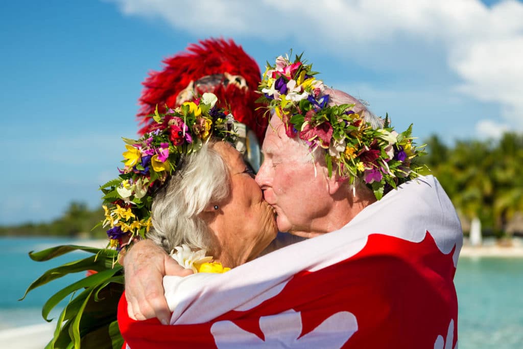 kissing during Polynesian wedding ceremony